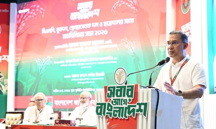 নির্বাচনী ইশতেহার বাস্তবায়নে দলের নেতাকর্মীদের সহযোগিতা চাইলেন প্রধানমন্ত্রী